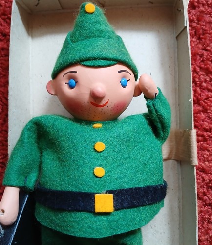 Soldat Schwejk, Spielzeugfigur zum aufziehen, Blechspielzeug - Bild 8 von 9