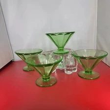 Set of 4 Federal Glass Sherbet Cups Green Uranium Depression Footed Vintage Glow