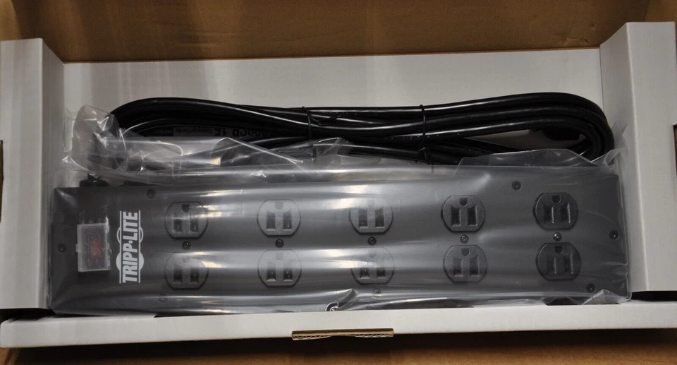 Tripp Lite UL800CB-15 10-Outlet 120 V AC Power Strip - Image 2 of 4