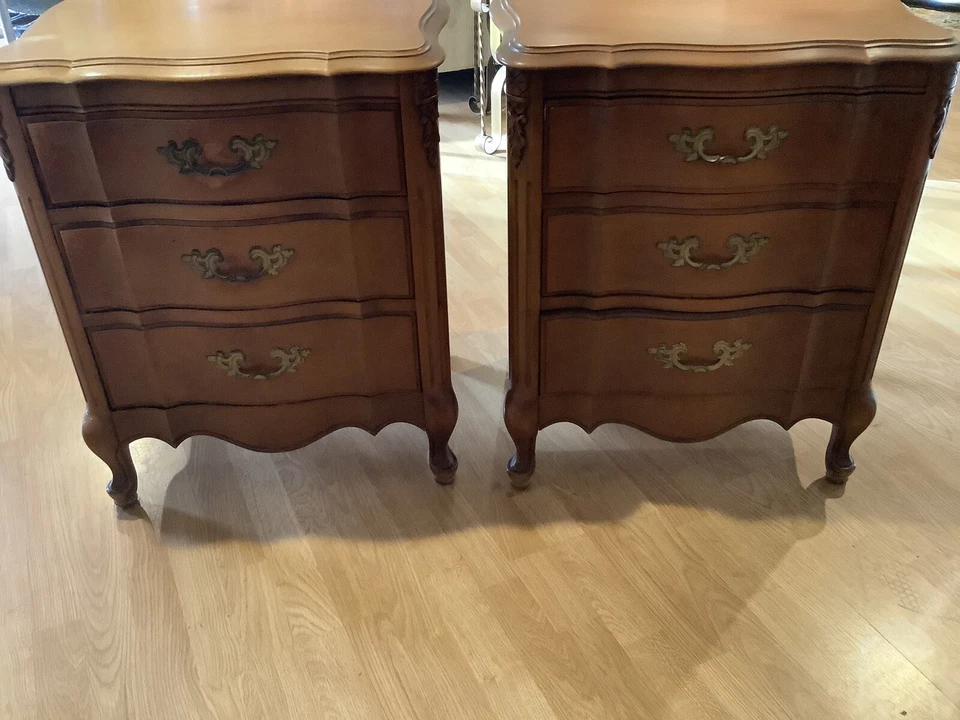 French Carved Cherry Large Nightstand Side End Bedside Tables Set 3 Drawers - Image 3 of 4