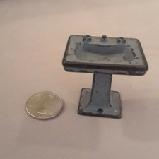 Kilgore cast iron dollhouse furniture bathroom sink gray Arcade 1920-30s vintage