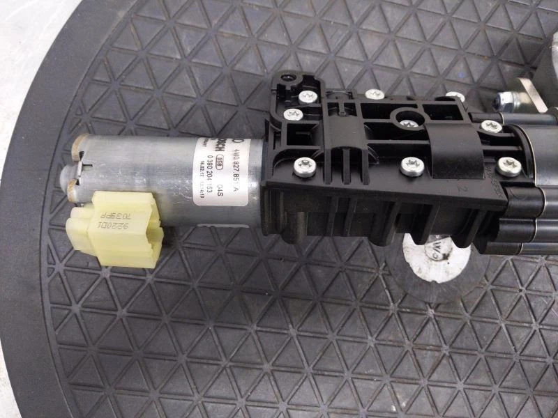 Audi Q7 2017-2019 bisagra de tapa de maletero con elevación eléctrica lado del conductor OEM Foto 2 de 4