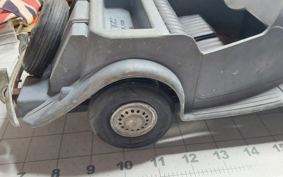 Juguetes modelo Doepke British MG 15 pulgadas Foto 4 de 4