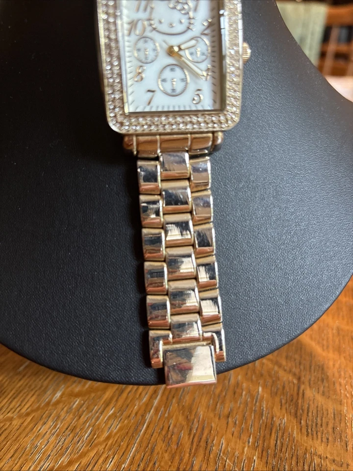 Женские серебряные часы Sanrio Hello Kitty с двойными стразами - Изображение 2 из 4