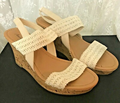 American Eagle Women's Sandals Size 11 Platform Wedge