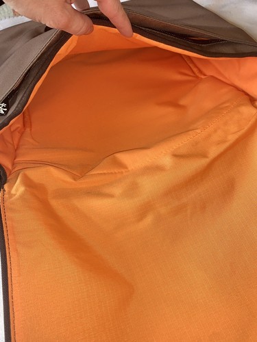 Crumpler The Skivvy (m) Laptop Crossbody Messenger Bag-Brown/Orange - Picture 4 of 8