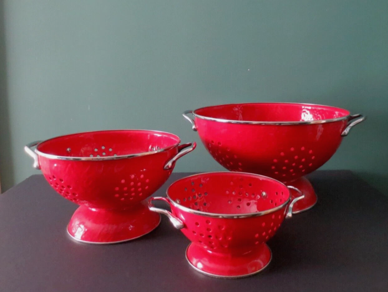 GOLDEN RABBIT - New Set of 3 Red ENAMEL COLANDERS 1 - 3 - 5 Quart Capacities