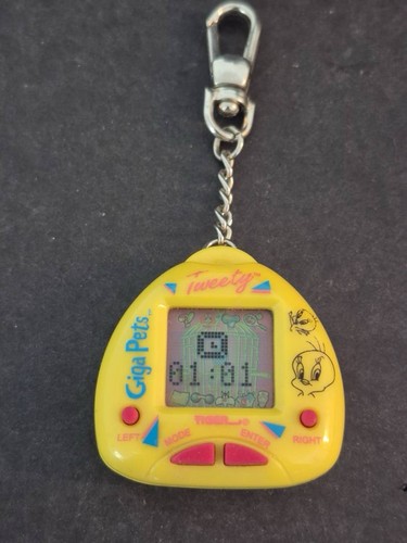 Vintage 1998 Tiger Giga Pets Tweety Bird Virtual Pet Yellow Looney Tunes Working
