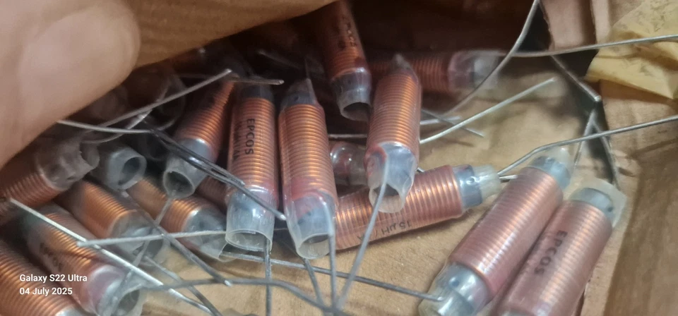 15 µH VHF Choke 1 LOT OF 4 PCS EPCOS B82111BC23 - Image 3 of 3