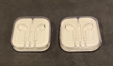 Genuine Apple Earbuds White Wired 3.5MM Jack Microphone Volume Control NEW x2