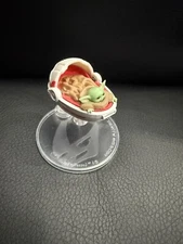 Hot Wheels Star Wars Starships: Mandalorian - GROGU HOVER PRAM with Stand!