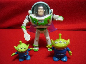 little alien figures