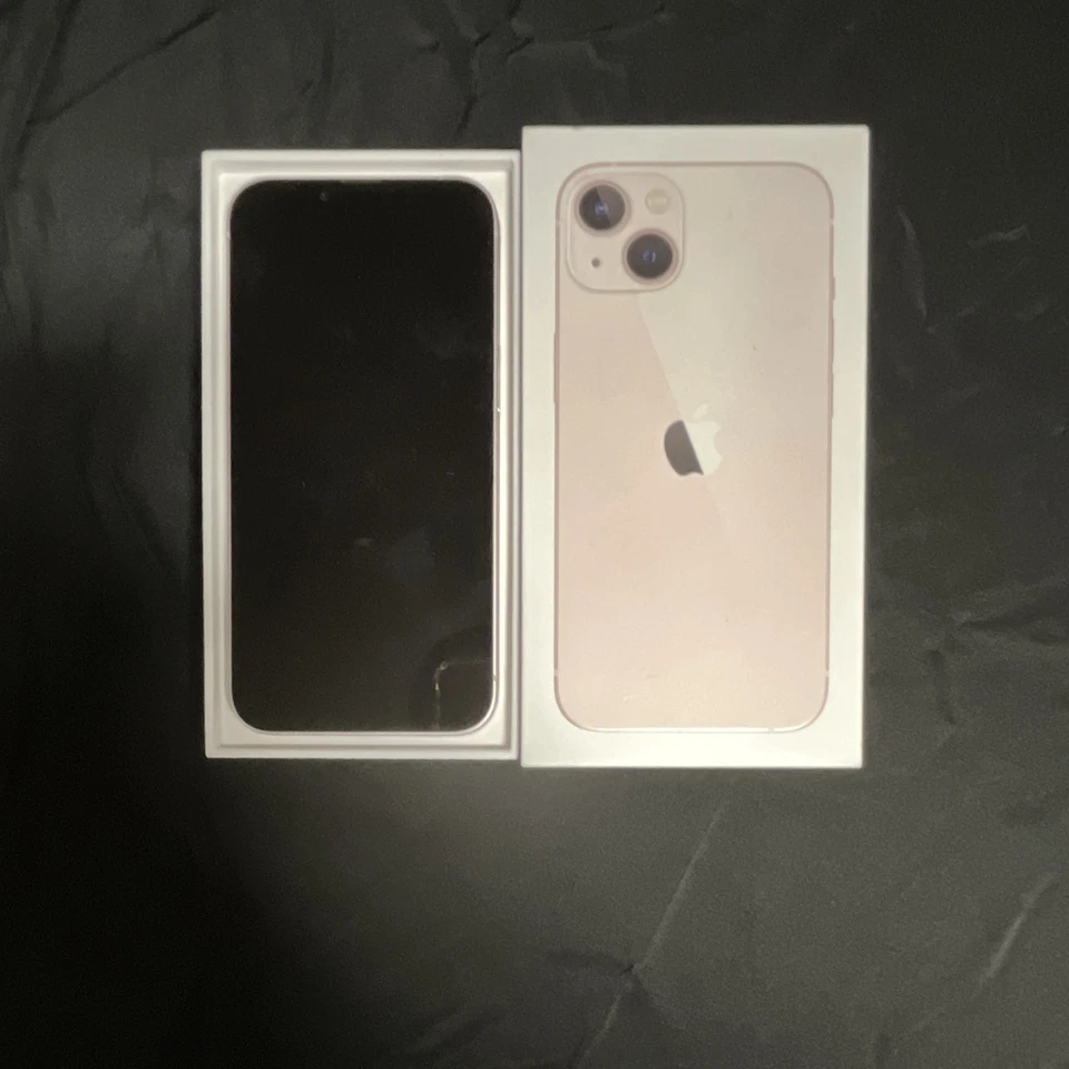Apple iPhone 13 light pink (Boxed), photo 1 of 5