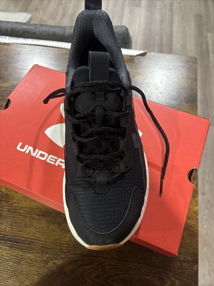 Under Armour HOVR Mega 2 MVMNT. Mujer 10.5. Hombre 9 Foto 3 de 4