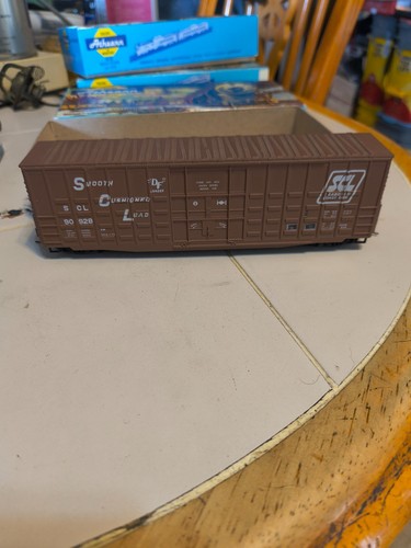 HO Roundhouse Seaboard Coast Line 50 ft Hi-Cube Waffle Box Car #90928 KADEES | Zustand: Used