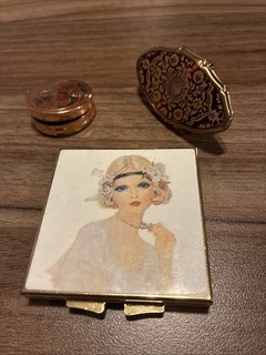 Lot Of Vintage And Modern Compact Mirror Lipstick Holder Bésame Cosmetics Case