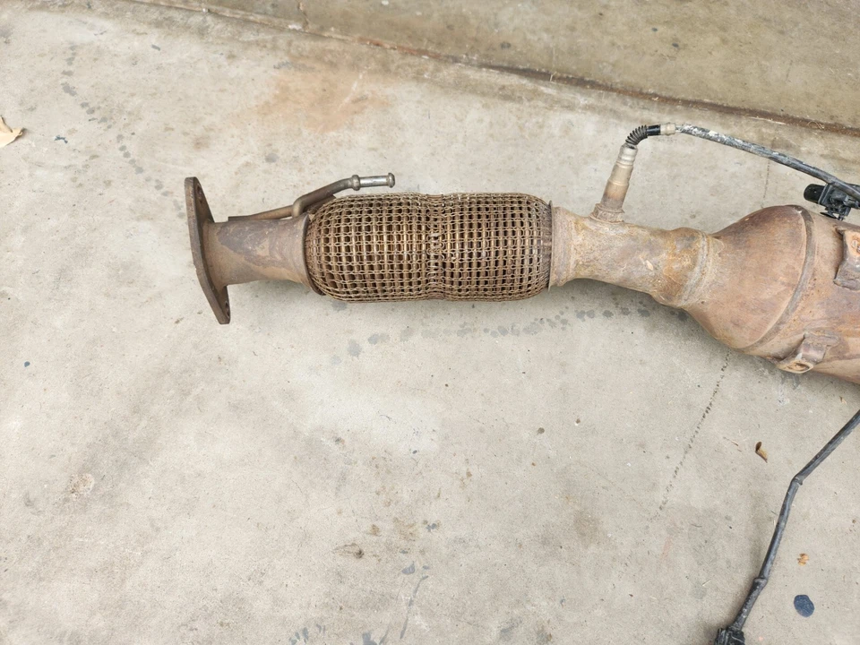 Ford Focus 2012-2018 genuino OEM escape tubo de lino colector motor 2.0  Foto 4 de 4