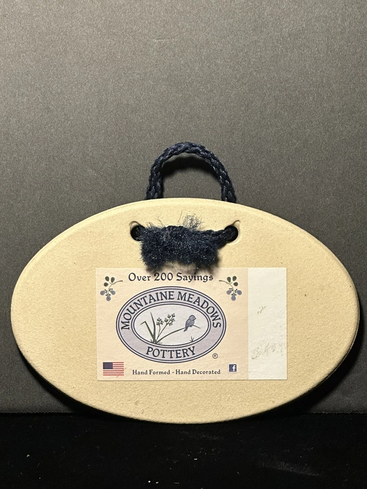 Placa de letrero divertida hecha a mano de cerámica Mountain Meadows EE. UU. 3,5x5,5 Foto 2 de 3