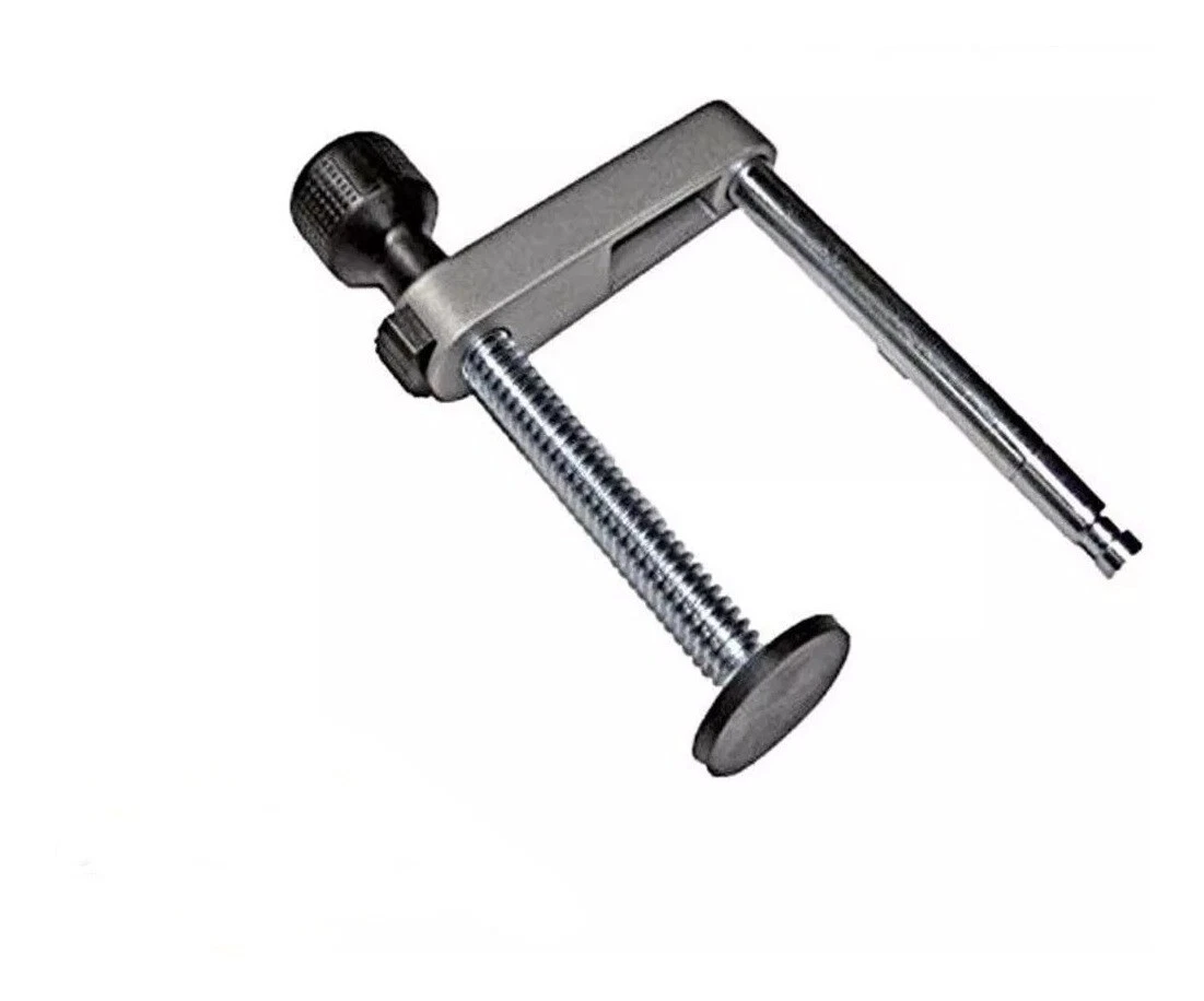 Зажимы для торцовочных пил. Прижимы для dewalt 713. Вертикальный зажим для lh1040 makita. Горизонтальный зажим makita. Зажим для makita lh1040.