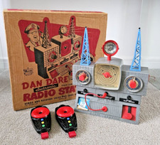 SET GIOCATTOLI VINTAGE MERIT DAN DARE SPACE CONTROL STAZIONE RADIO ANNI 50 IN SCATOLA RARO Q074