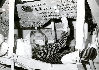 MARGARET HAMILTON APOLLO COMMAND MODULE NASA B&W 5X7 PHOTO