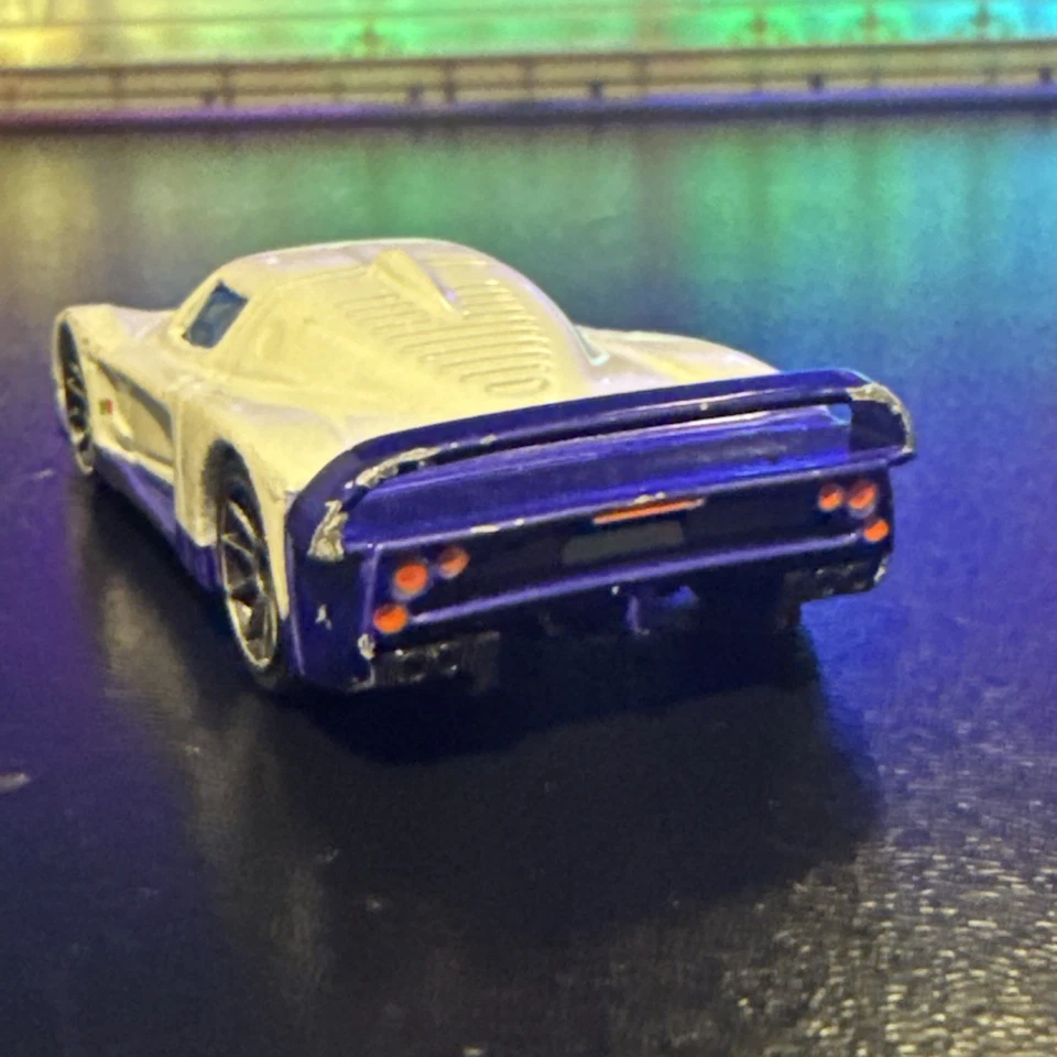 Maserati MC12 2005 Hot Wheels blanco primera edición dañado Foto 2 de 4