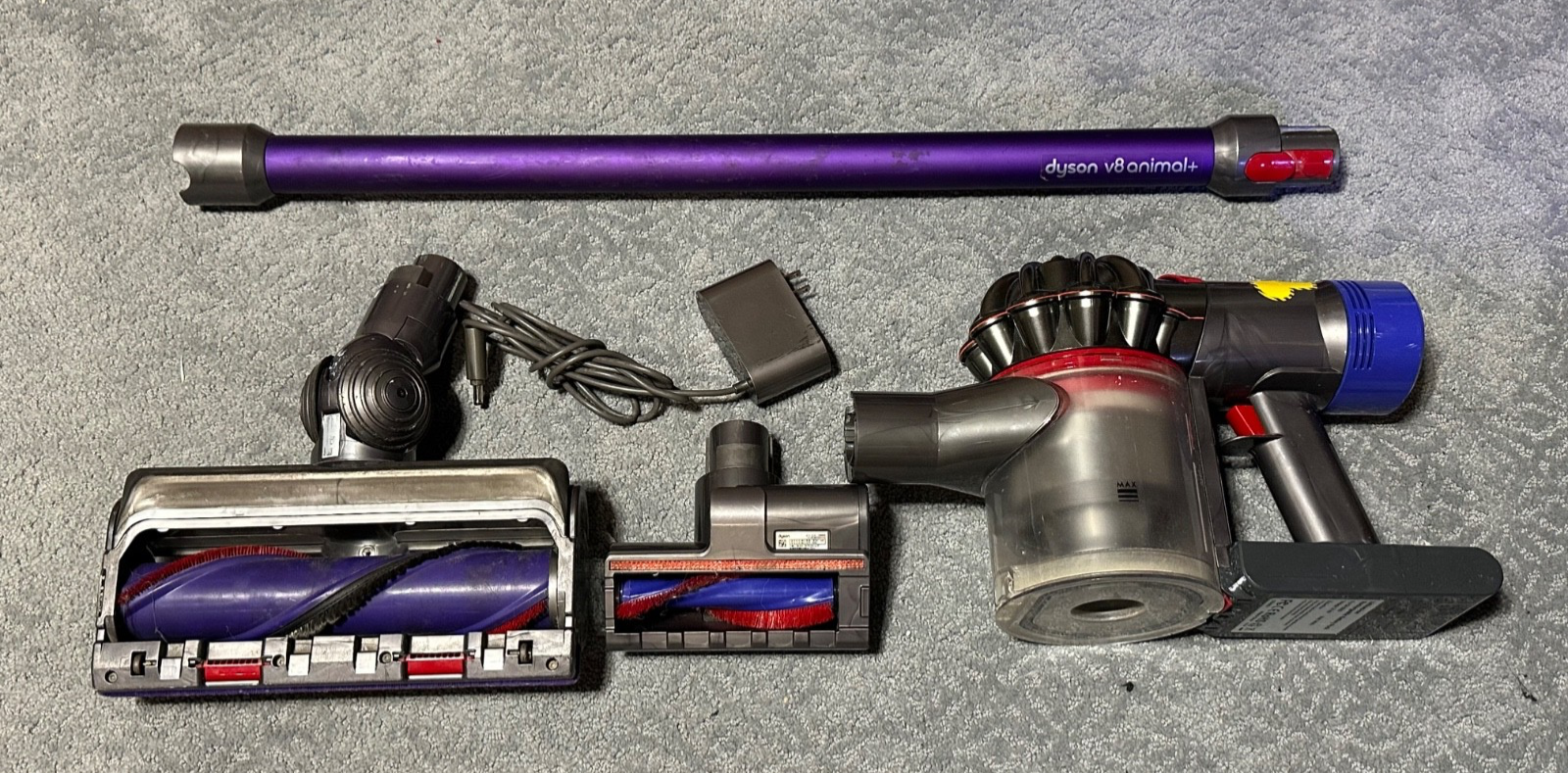 Dyson V8 Animal Cordless Stick Vacuum Cleaner - Purple. Tested NEW BATTERY