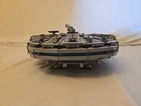 LEGO 75105 Millennium Falcon &ndash; 100% Complete w/ Manual