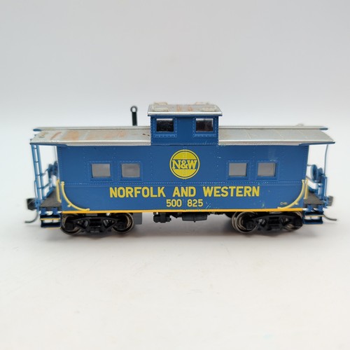 Caboose resistente a la intemperie escala HO Norfolk & Western N&W 500825 C-19 | Condition: Used