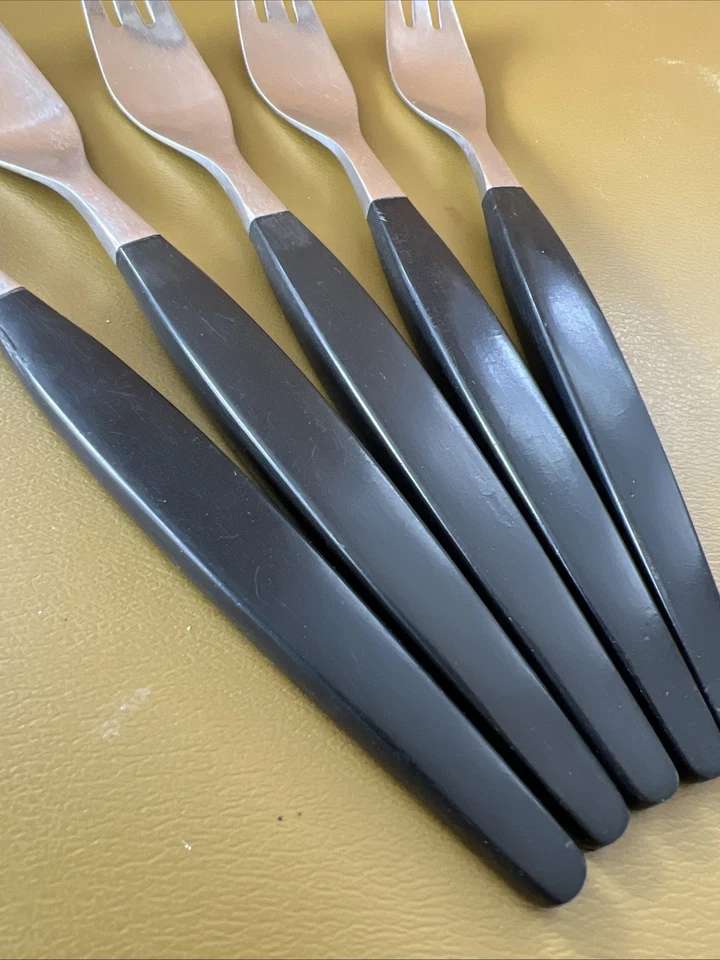 5 tenedores de cena FOCUS BLACK de Gense cubiertos de acero inoxidable 18/8 Suecia 7 3/4”. Foto 2 de 4