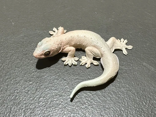 Kaiyodo Capsule Museum Q Four Clawed Gecko Lizard Figure