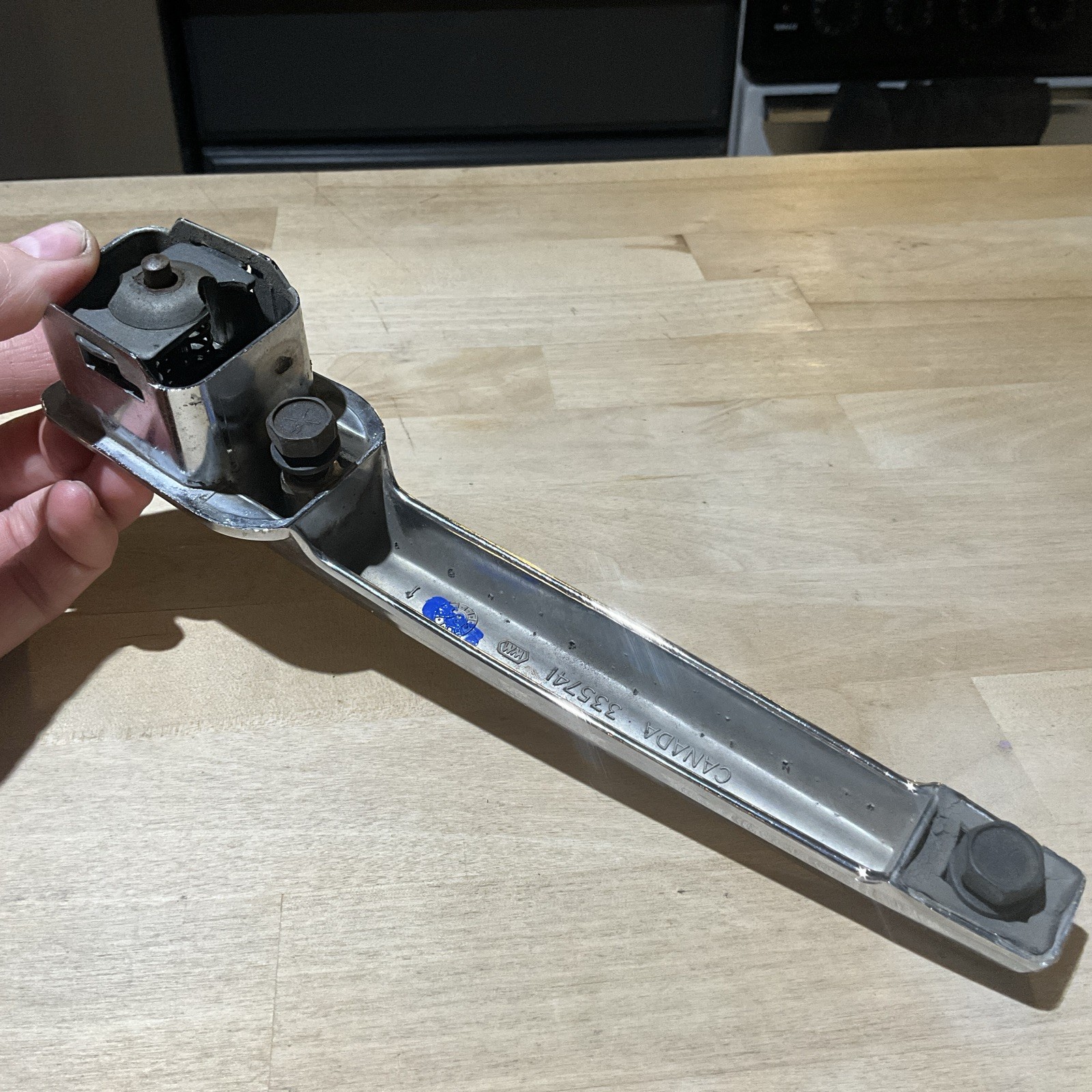 71-95 Chevrolet G10 G20 Van GMC Vandura OEM Door Handle 335741, amazing thumbnail 3