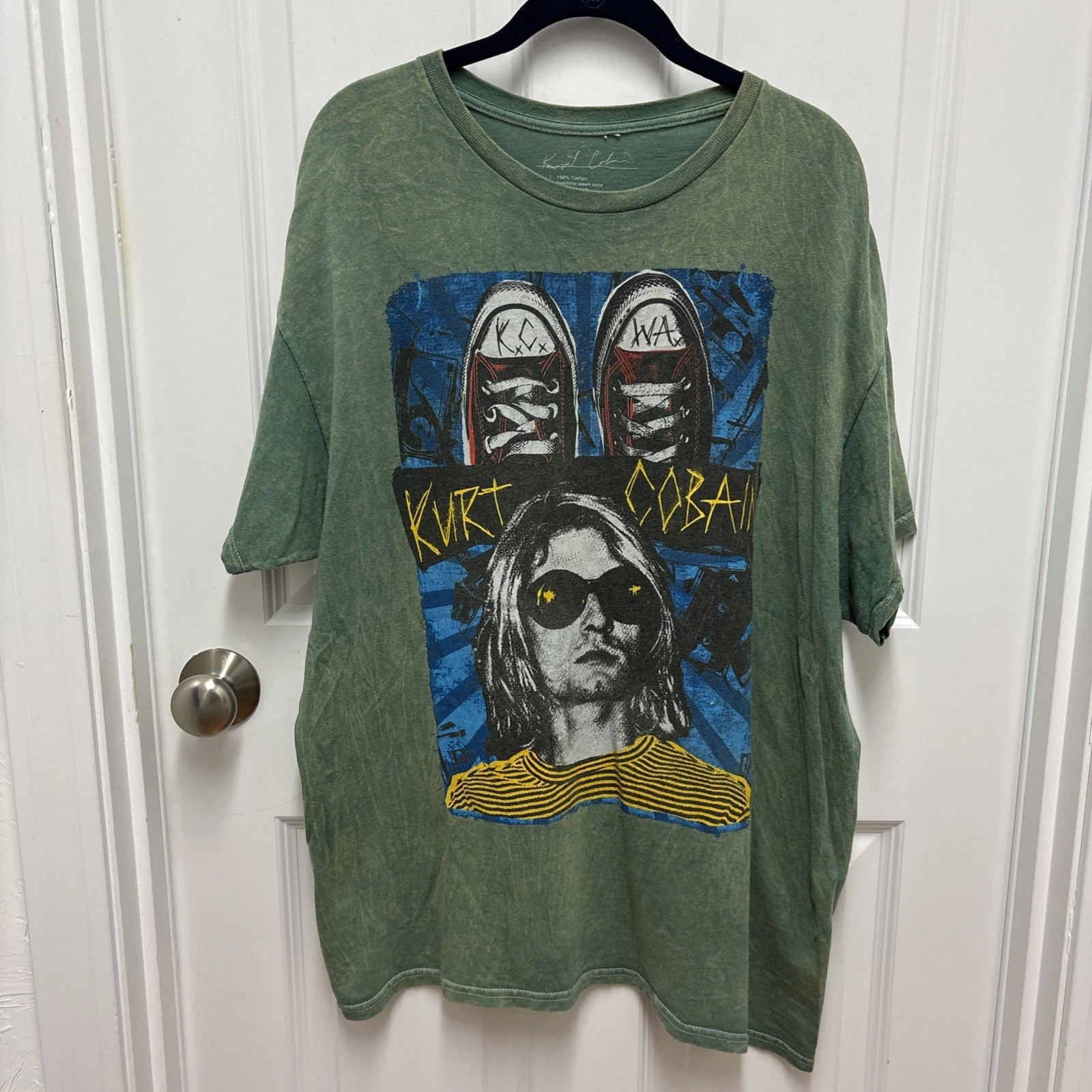 Kurt Cobain Nirvana Punk Sunglasses Converse Shoes Green T-shirt - Size XL