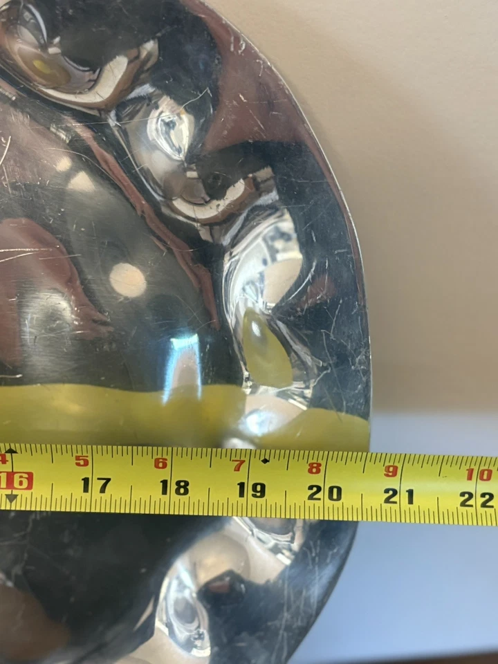 Алюминиевая волнистая тарелка Large Crate And Barrel 14 дюймов x 20,5 дюйма - Изображение 4 из 4