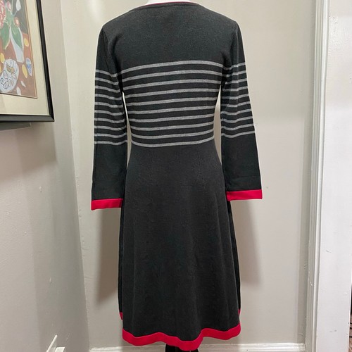 Vince Camuto Sweater Dress Size Medium Grey and Pink Long Sleeve Flared Skirt - Picture 5 of 10