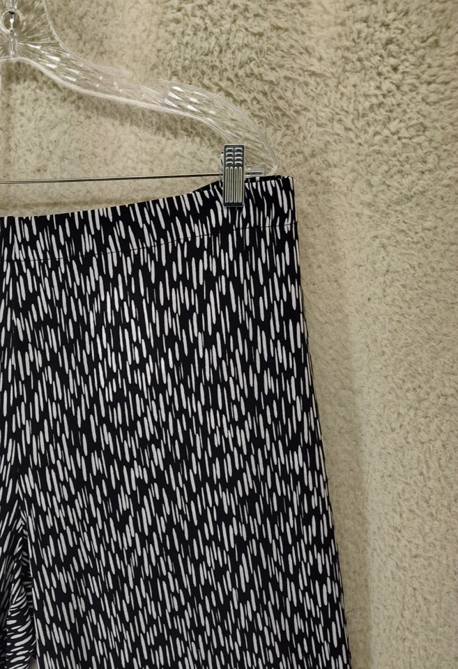 Pantalón Corto Susan Graver Mujer 1XP Negro Estampado PolyBlend Pull On Elástico Ajuste Regular Foto 3 de 4