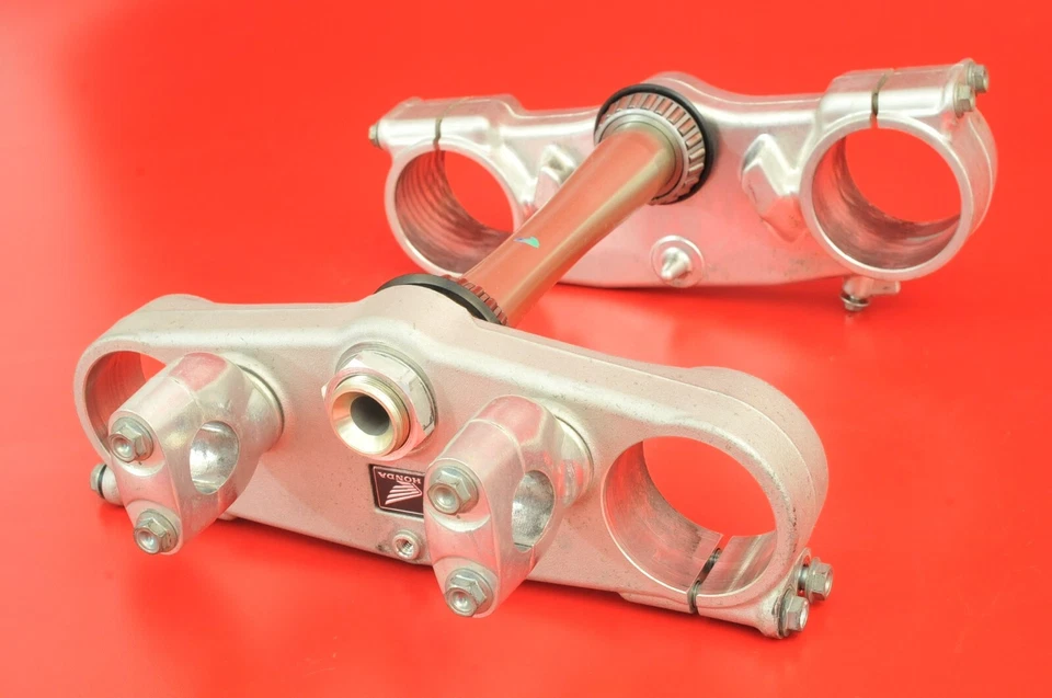 Honda CRF450 CRF 450 2004-2007 OEM Abrazadera de horquilla triple barra de árbol superior inferior bonita Foto 2 de 4