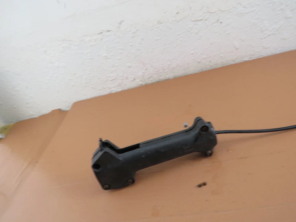 Homelite ST-155 Recortadora de cuerda OEM Mango de gatillo con cable de acelerador Foto 4 de 4