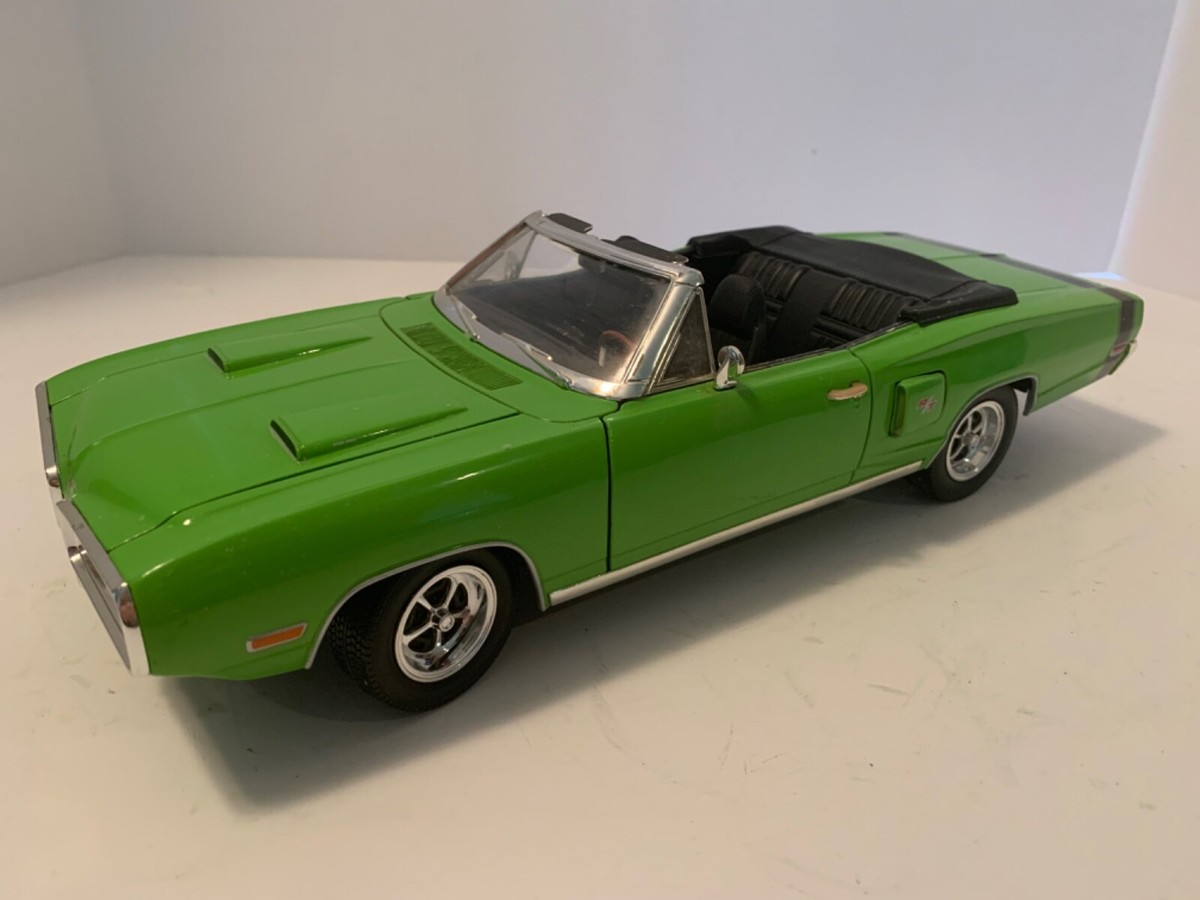 1970 Dodge Coronet R/T Hemi 1:18 Scale Diecast Model Car 1970 Dodge Coronet R/T Hemi 1:18 Scale Diecast Model Car
