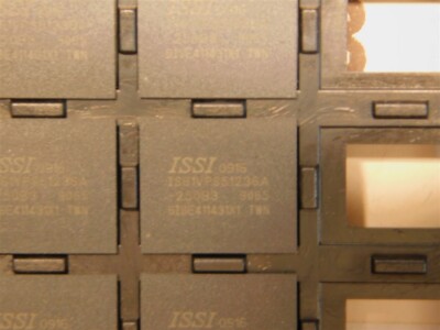 ISSI IS61VPS51236A-250B3 512x36 H.Speed Synchronous pipeline Static RAM 165-PBGA