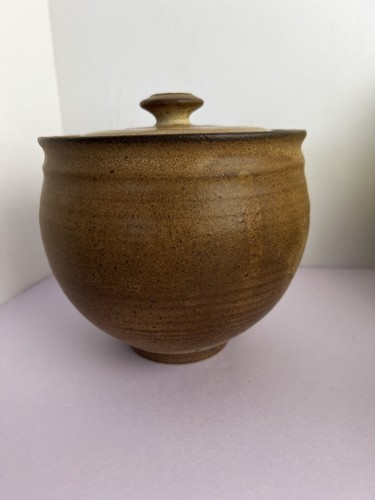 RARE Vintage 1981 Studio Art Pottery Bean Pot Lidded With Fish Bowl Signed - Picture 4 of 19