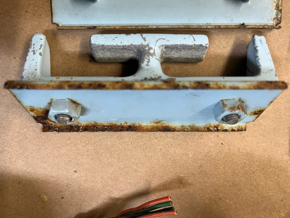 Juego de 8 amarres de cama Ford Courier 71-82 con soportes OEM 1971-1982 OEM Foto 2 de 3