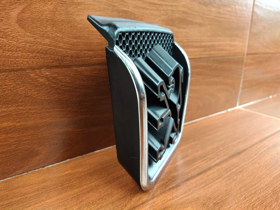 Rejilla delantera Peugeot emblema logotipo insignia original de fábrica OEM PN 96167215771ND Foto 3 de 4