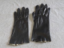 Women's vintage black calfskin gloves