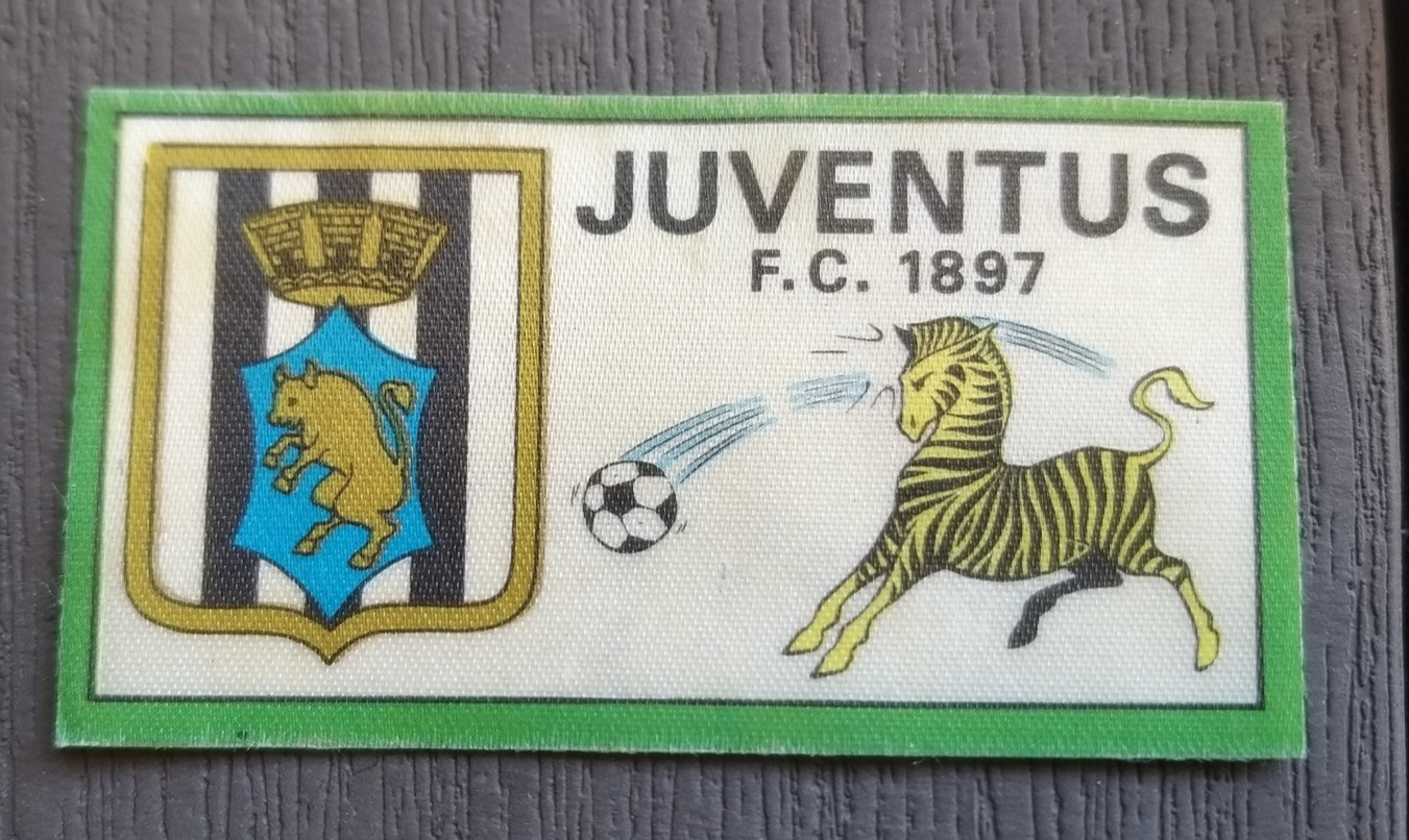 ***CALCIATORI PANINI 1970/71*** SCUDETTO IN RASO JUVENTUS NUOVO CON VELINA !!!