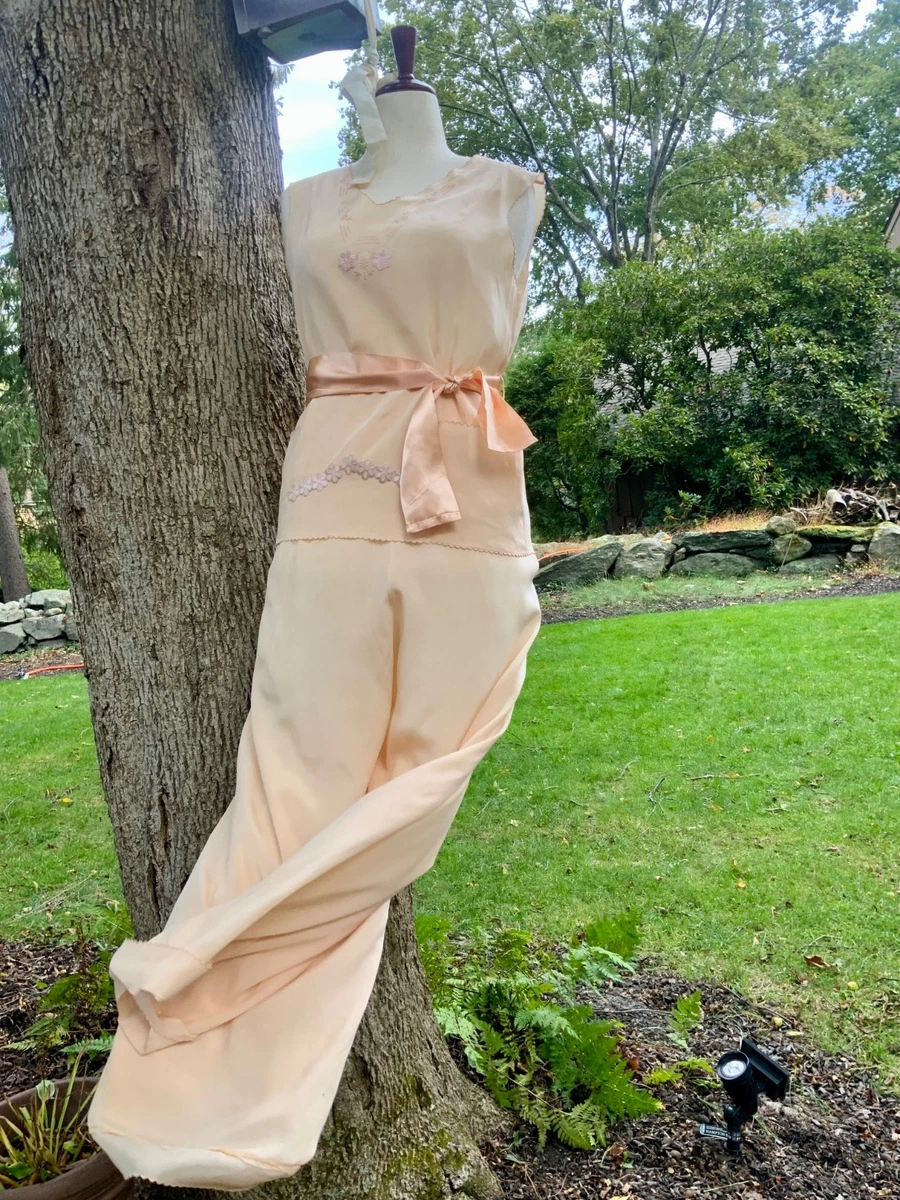 Original 100% Silk 1930s Decade Vintage Sleepwear & Robes for