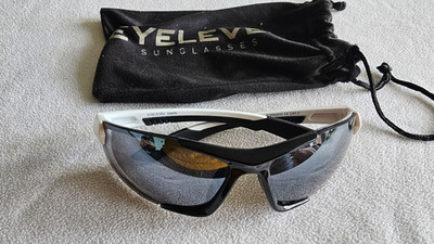 Eyelevel Sonnenbrille weißes Gestell verspiegelt. TORNADO. Mit Tasche.