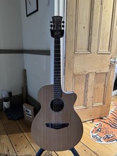 Faith Venus Natural Cutaway Electro Acoustic Guitar. 