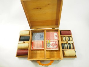 Antique-Poker-chip-and-Card-Set-Fruitwood-inlaid-Bakelite-Handle-case