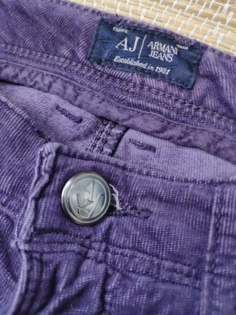 Armani Jeans J28 womens girls jeans size W24 corduroy type fabric